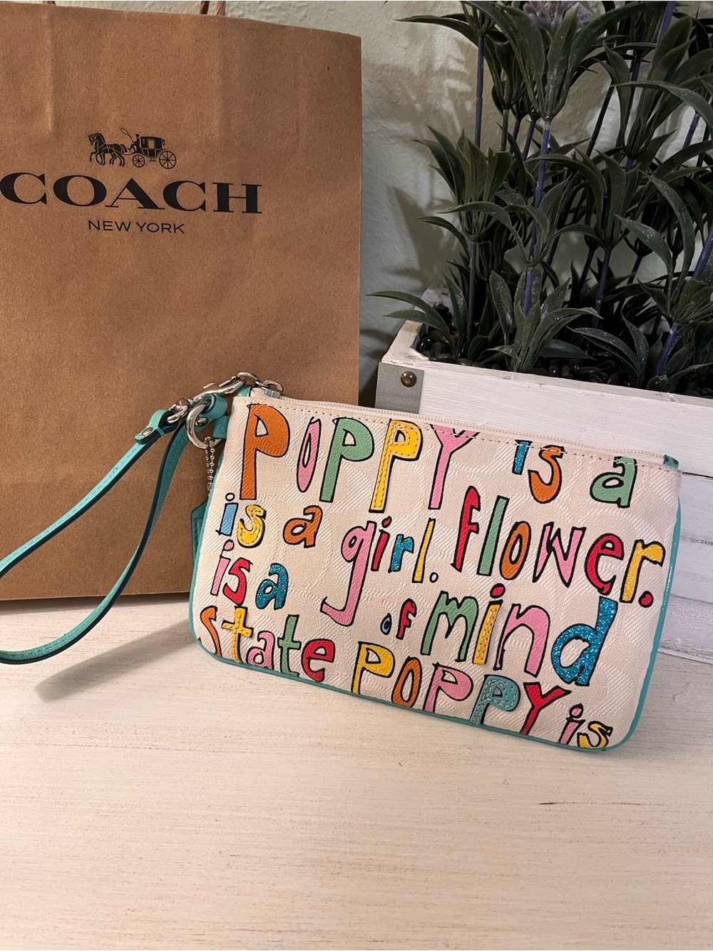 Coach Poppy is Love XL Wristlet Clutch Y2K/ Rare EUC